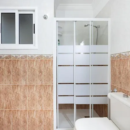 Live Cristianos Square Apartman *