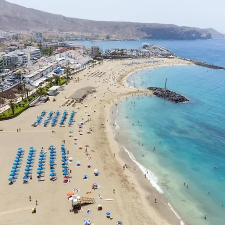 Live Cristianos Square *